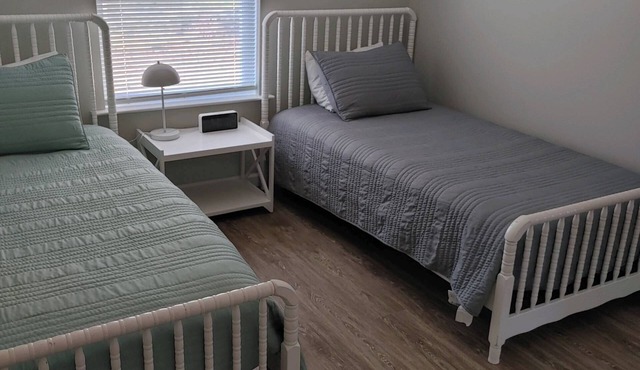 3-bedroom townhome in tranquil Taylors with cool AC