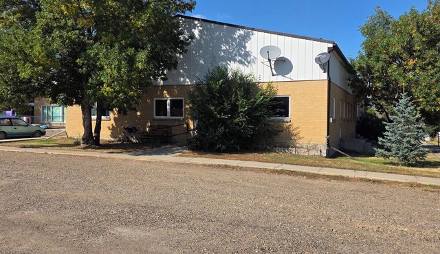 3-bedroom with AC.