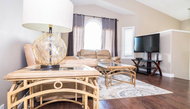 3 Beds 2 Baths by Costco, GP Airport, Restaurants