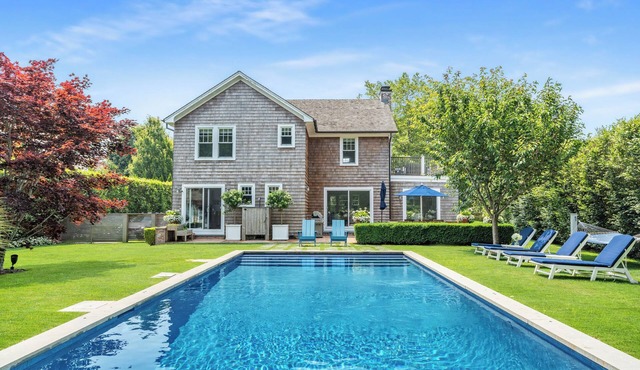 3 Blocks From Beaches and Southampton Village's Shops and Dining!