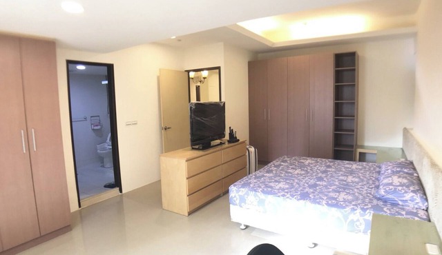 3 BR 2 Baths apt huge balcony close Min Quan W. Rd