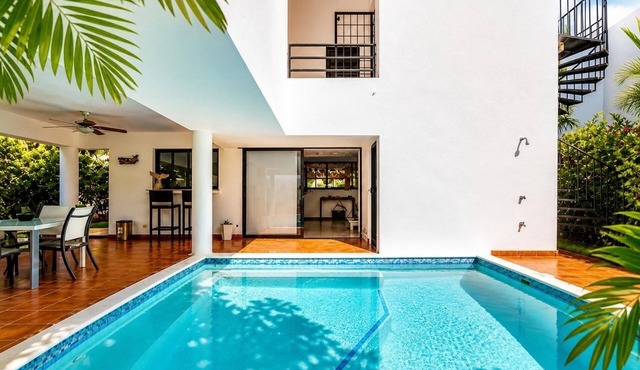3-BR Gated Villa, Kitchen, Pool, Wi-Fi, AC