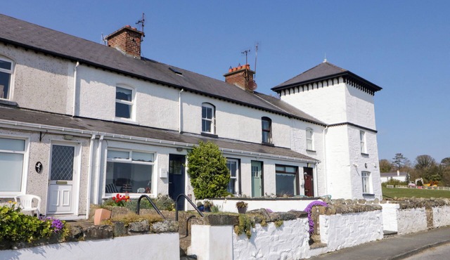3 COASTGUARD STATION, family friendly in Rathmullan, County Donegal