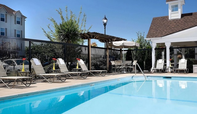 3 Comfortable Units: Near Renton Hotspots, Airport Shuttle, Outdoor Pool!