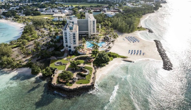 3 Elegant Ocean View Suites Perfect for the Whole Family in Beachfront Resort