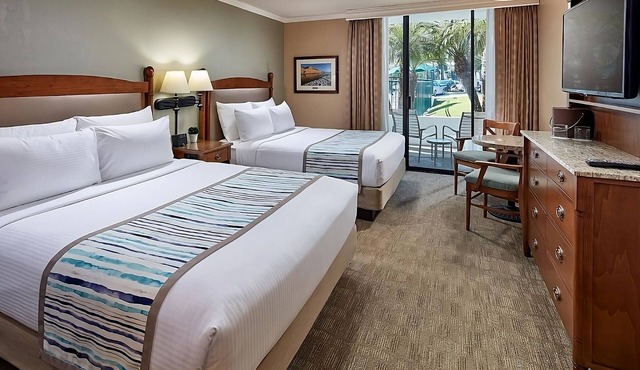 3 Elegant Units Close to SeaWorld Pool | Parking | Outdoor Pool