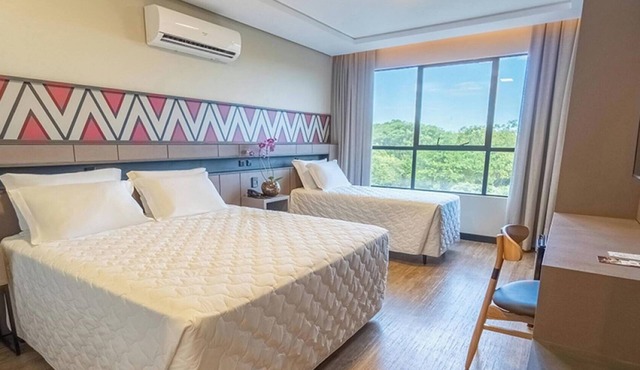 3 Fresh Triple Double Units | Free Breakfast, Spa Access & 5 mi Three Borders