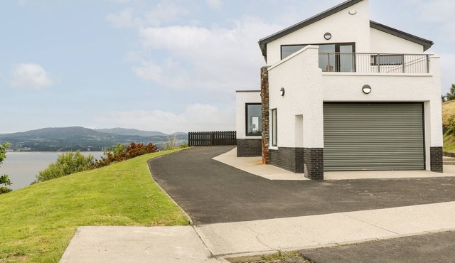 3 HARBOUR VIEW, family friendly in Buncrana, County Donegal