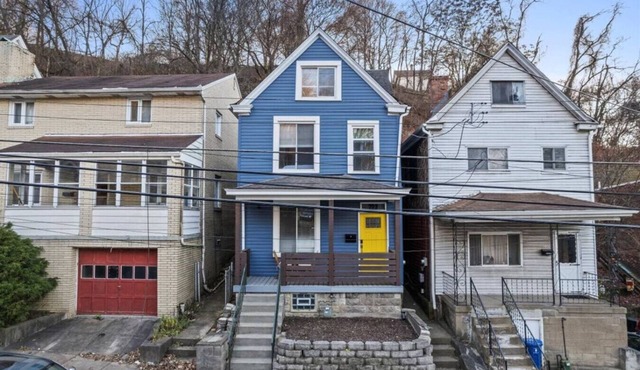 3-Level Pittsburgh Home with Game Room near Butler Street