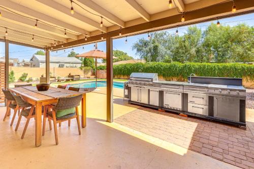 3 Mi to Dtwn Shops & Eats: Mesa Home w/Pool!