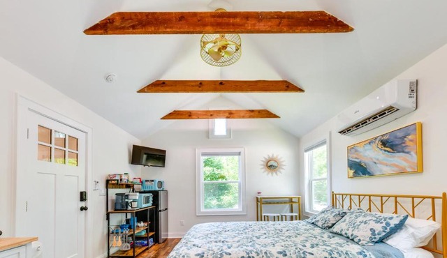 3 Mi to Dtwn Winston-Salem: Studio on Miller Park!