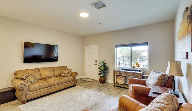 3 Mi to Lake Havasu: Condo w/Mountain & Lake View