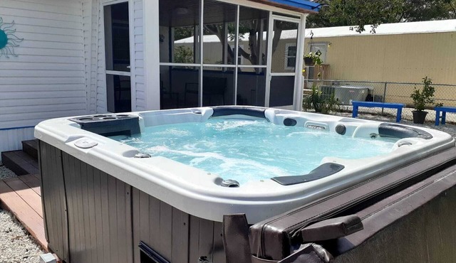 3 MIN FROM PRIVATE BEACH & BOAT RAMP