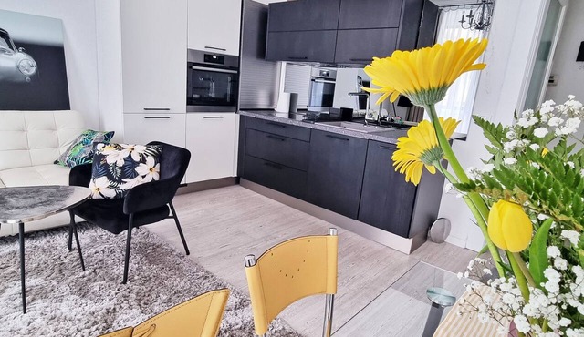 3 min. to the bars and restaurants and nearby greeny Viale XX Settembre.