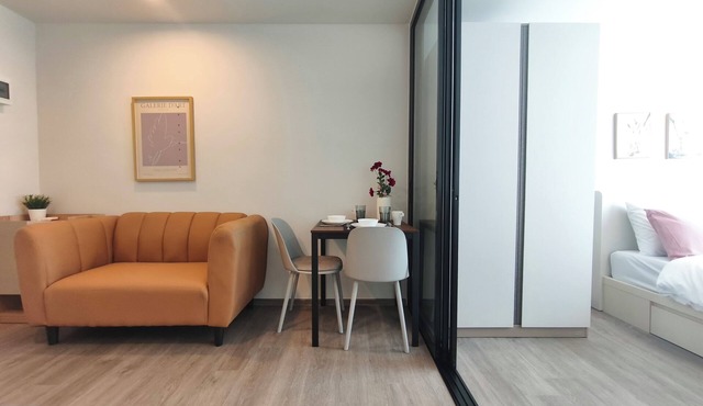 3 mins walk BTS Superb 1BR Fast Wifi