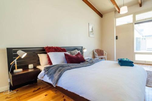 3 minutes from Glenelg Beach
