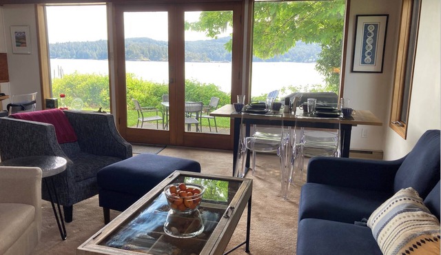 3 month summer-fall booking, Waterfront - 3 bedrooms, 2 full bathrooms, sleeps 6