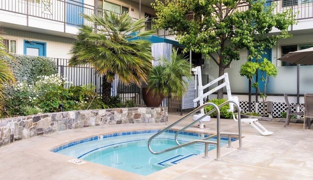 3 Peaceful Units Near Muir Woods | Outdoor Pool | Parking | BBQ Area | Courtyard