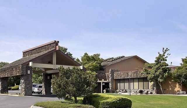3 Pet-friendly Units Close to Gesa Carousel of Dreams! w/Onsite Pool, Parking