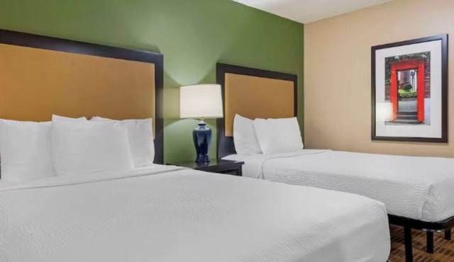 3 Relaxing Rooms Perfect for groups or Families Exploring Louisville!