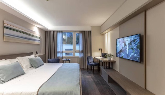 3 Relaxing Units with Gym, Spa & Onsite Dining! Close to Metro!