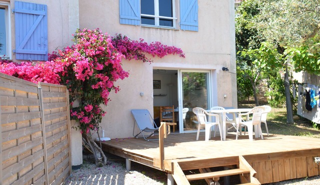 3-room apartment with garden by the sea and Esterel creeks