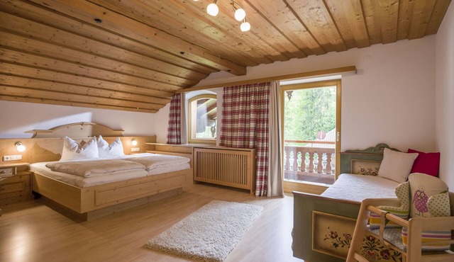 3-room apartment with two bedrooms and two bathrooms and balcony
