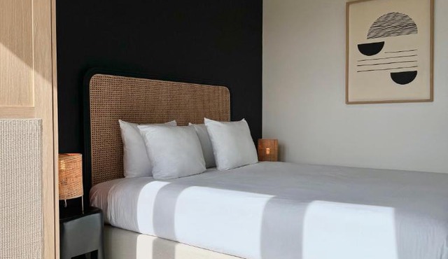 3 Room Luxury Design Apartment with Airconditioning, Close to Gent St-Pieters Station