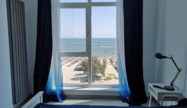 3 rooms beachfront propriety with amazing panorama views