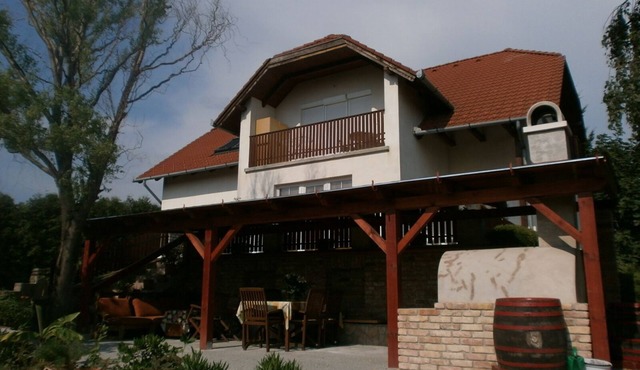 3 separate, well-equipped apartments in one house - 1-2-3 bedrooms