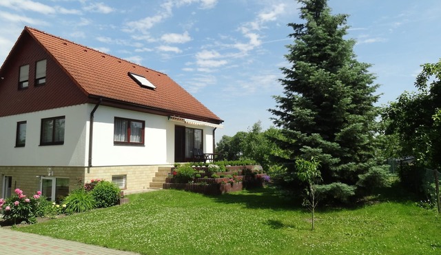 3 star apartment with pool, family friendly, with dog, near the lake in great nature