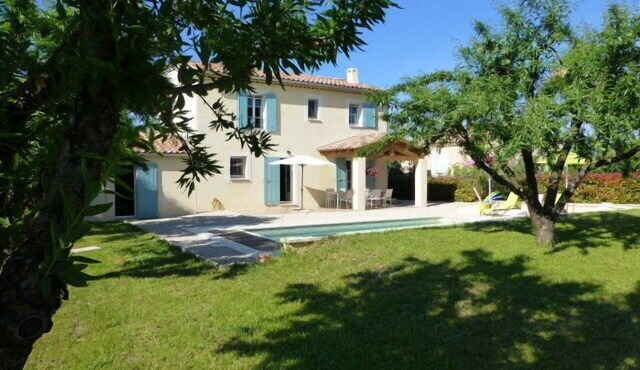 3-star villa with pool in Saint-Didier