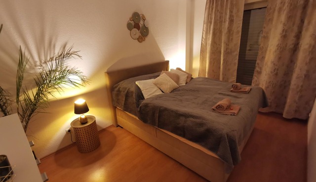 3-zi. Erdgeschosswohnung,wilhelmshöher Alle,separater Eingang,terrasse,5min Tram