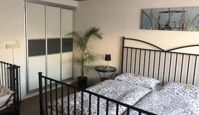 3 Zimmer Apartment mit Terrasse und Gartenblick nahe Stuttgart Messe, Andy und Gabi