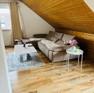 3 Zimmer modern Wohnung mit Netflix und küche