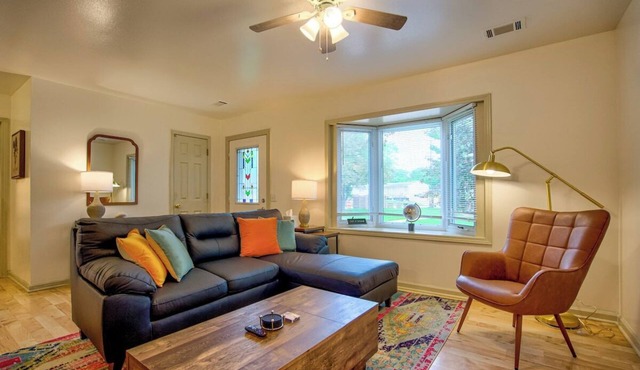 30 Day Minimum. Entire House, A/C, Washer & Dryer