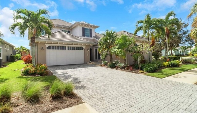 30-day minimum lease | Isles of Collier |4 bedrooms | 6 bathrooms | Office | Upstairs game room