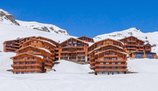 300m from resort center, fitness, swimming pool, sauna, jacuzzi, hammam, balcony, fireplace or stove