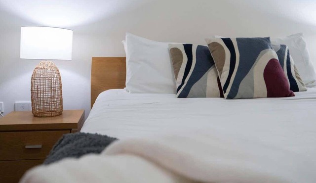 302 Sunny KingsPark Perth CBD 1BR Pool Gym &Parkng