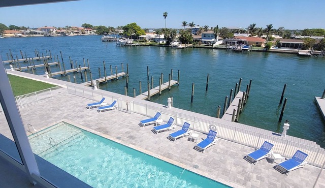 302, Water View-Clearwater Bch in 6 min, Pool/Gym