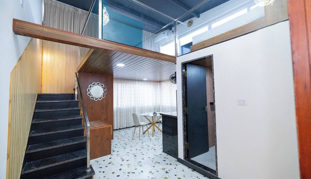 303 - Duplex Suite Room