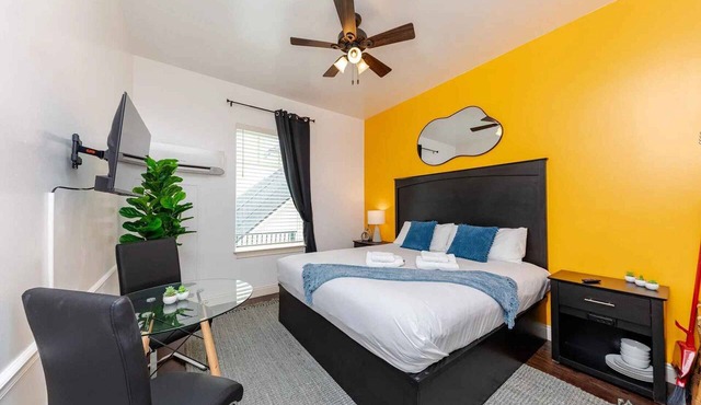 30A Inn & Suites Superior Room King and Queen