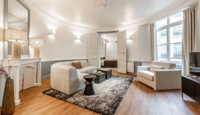 31.#Opera#Louvre#Paris02#2bedrooms#AC