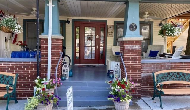 317 Maple Unit 2 in Lakeside