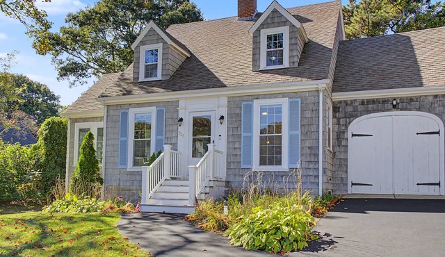 321 Williston Rd - Charming 3BR Sagamore Beach Home - Pet Friendly, Central A/C!