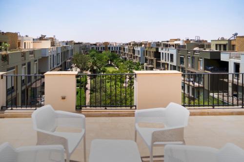 33A4. Rooftop Studio w Terrace Green Views