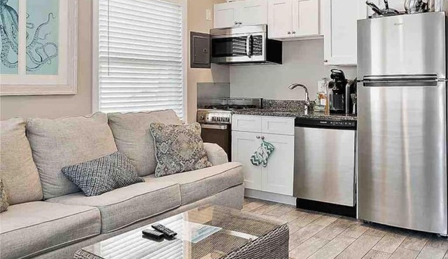 33rd Unit 2 Island Time Parking Beach 2 Blocks Away