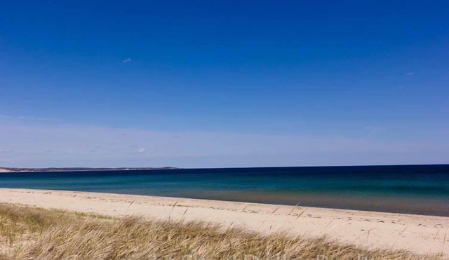 343 Phillips Rd - Oceanfront Sagamore Beach Cottage, Pet-Friendly, Central A/C