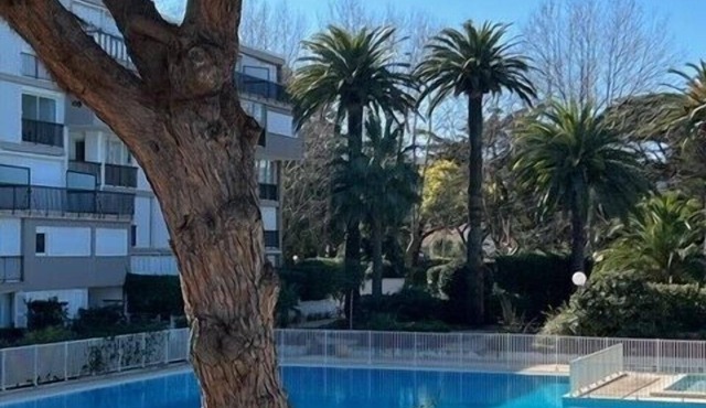 35m² With Pool For Couple In Saint Tropez