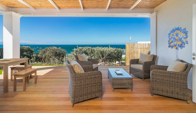 36 Beachy Head - Solar Power, Beachfront 2 Bd 2 Bt